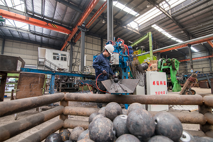 牙克石网架配件-螺栓球加工车间